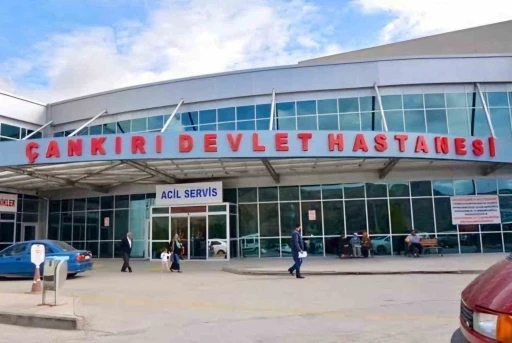 &Ccedil;ankırı&rsquo;da 3 tekerlekli moped devrildi: 2&rsquo;si &ccedil;ocuk 5 yaralı
