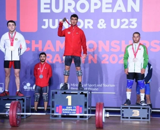 &Ccedil;ankırılı halterci Avrupa şampiyonu oldu
