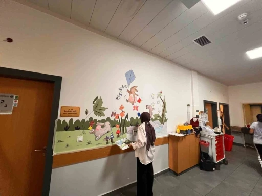 Canlı duvarlara, &ccedil;ocuk hasta ve yakınlarından yoğun ilgi
