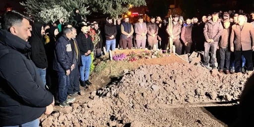 Cansız bedeni Suriye&rsquo;de bulunan Yalgattekin Silopi&rsquo;de g&ouml;zyaşları arasında defnedildi
