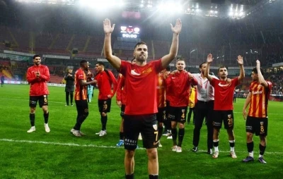 Cardoso tarihe ge&ccedil;ti, ilk kez hat-trick yaptı
