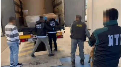 &rsquo;Carlos&rsquo; ge&ccedil;it vermedi: Dorsede 115 kilo skunk ele ge&ccedil;irildi
