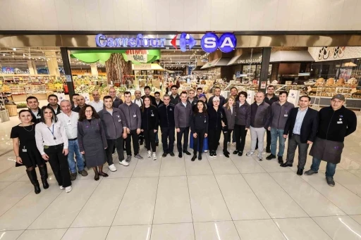 CarrefourSA, 12 Aralık Mağazacılar G&uuml;n&uuml;&rsquo;n&uuml; 15 bin &ccedil;alışanı ile kutladı
