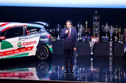 Castrol Ford Team T&uuml;rkiye, &ouml;d&uuml;l t&ouml;reninde 2024 yılı başarılarını kutladı