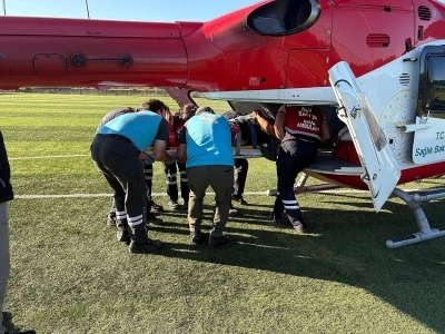 &Ccedil;atalca&rsquo;da yama&ccedil; paraş&uuml;t&uuml; kayalıklara &ccedil;arptı, 1&rsquo;i &ccedil;ocuk 2 kişi yaralandı