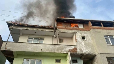 &Ccedil;atı katı alev topuna d&ouml;nd&uuml;