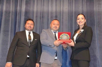 &Ccedil;aycuma&rsquo;da engeller &ouml;zel g&ouml;sterilerle aşıldı
