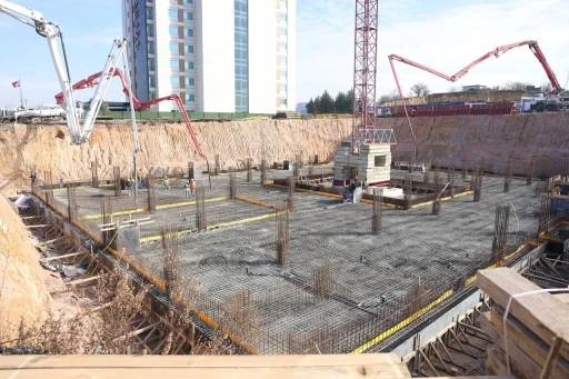 &Ccedil;ayırova Spor Lisesi inşaatı devam ediyor
