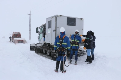 &Ccedil;EDAŞ Ekipleri Zorlu Kış Şartlarında Kesintisiz Enerji İ&ccedil;in 7/24 Sahada