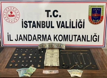 &Ccedil;ekmek&ouml;y&rsquo;de bir iş adamının evinden silah zoruyla milyonlar &ccedil;alan şahıslar JASAT ekiplerince yakalandı

