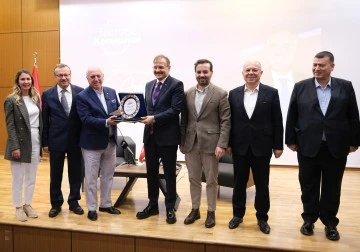 Celal S&ouml;nmez Mudanya &Uuml;niversitesinde &ouml;ğrencilerle buluştu