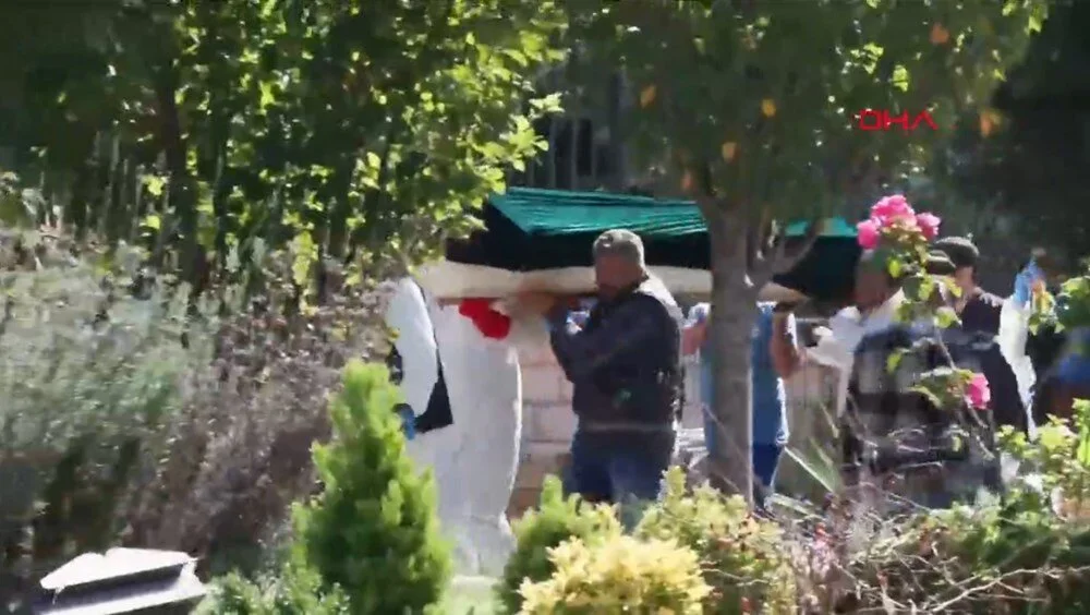 Cem Garipoğlu'nun mezarı a&ccedil;ıldı!