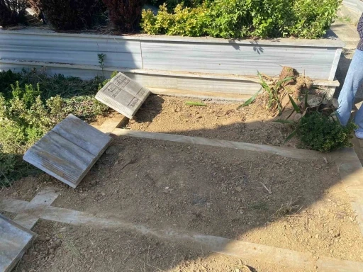 Cem Garipoğlu&rsquo;nun mezarının son hali g&ouml;r&uuml;nt&uuml;lendi
