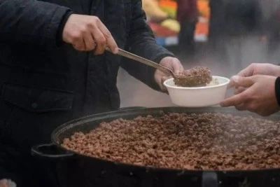 Cemaate domuz eti yedirdiler