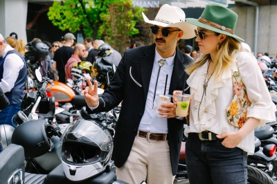 Centilmen S&uuml;r&uuml;c&uuml;ler İstanbul sokaklarında