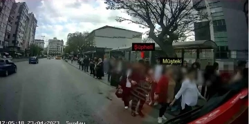 Cep telefonu &ccedil;alan yankesici kameraya b&ouml;yle yakalandı
