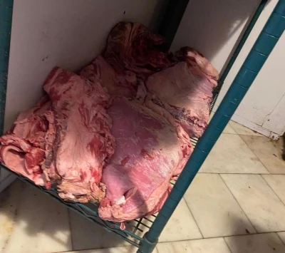 &Ccedil;erkezk&ouml;y&rsquo;de zincir markette şok "et" denetimi
