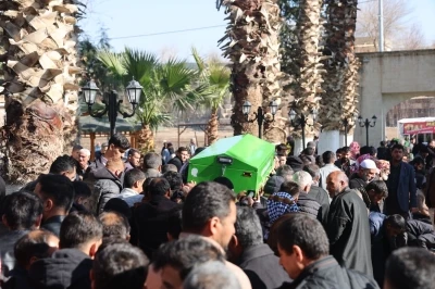 Cesedi Suriye'de bulunan s&uuml;r&uuml;c&uuml; toprağa verildi