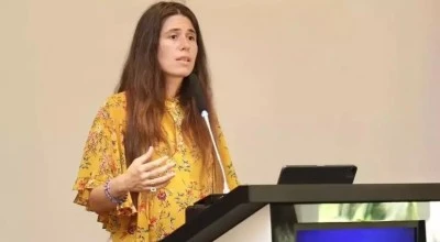 &Ccedil;eşme Belediye Başkanı Lal Denizli adliyeye geldi
