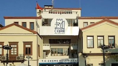 &Ccedil;eşme Belediyesi'ne operasyon