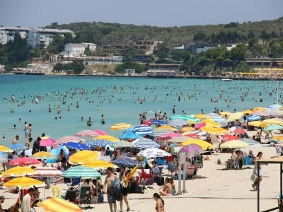 &Ccedil;eşme'de tesislerde doluluk y&uuml;zde 90'ı aştı