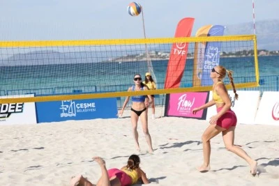 &Ccedil;eşme'de Uluslararası Grand Slam Plaj Voleybolu heyecanı başladı