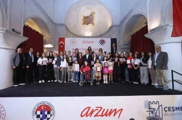 &Ccedil;eşme&rsquo;deki Arzum T&uuml;rkiye Kadınlar Satran&ccedil; Şampiyonası sona erdi

