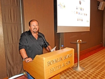 &Ccedil;EŞTOB Başkanı Belge: "&Ccedil;eşme&rsquo;yi değil Sakız, hi&ccedil;bir yerle bir tutmam"
