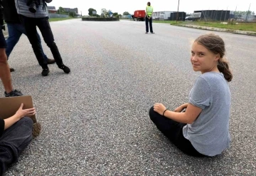 &Ccedil;evre aktivisti Greta Thunberg&rsquo;e para cezası
