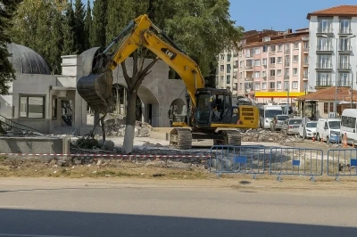 &Ccedil;evre d&uuml;zenlemesi diyerek ağa&ccedil;ları tahrip ettiler