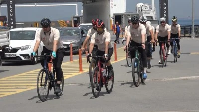 &Ccedil;evre i&ccedil;in İstanbul'dan Bursa'ya bisikletle geliyorlar