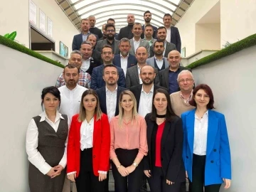 &rsquo;&Ccedil;eyrek asırdır&rsquo; başarıya koşuyorlar
