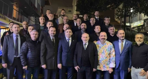 &Ccedil;eyrek Asırlık &ccedil;ınarlar, &lsquo;vefa&rsquo; yemeğinde bir araya geldi
