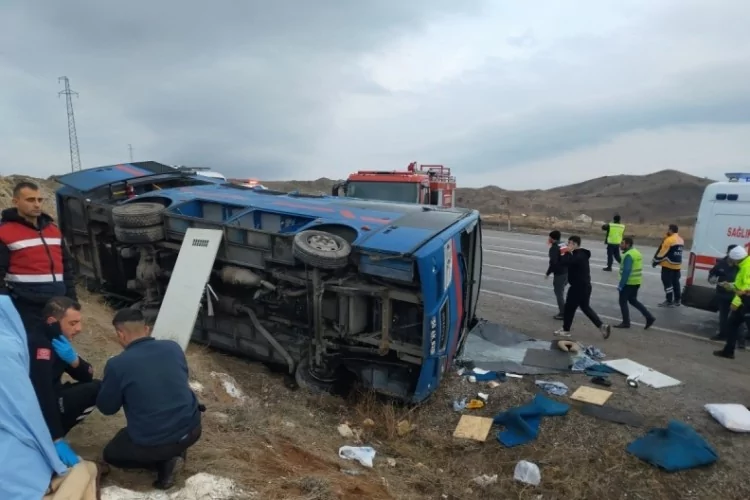 Cezaevi nakil aracı devrildi! &Ccedil;ok sayıda yaralı var