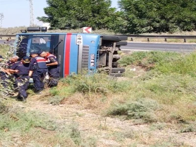 Cezaevi ring aracı devrildi: 5'i mahkum 12 yaralı