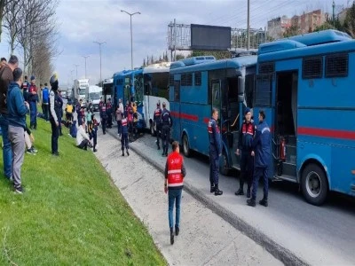 Cezaevi sevk ara&ccedil;larının karıştığı kazada 6 jandarma personeli yaralandı