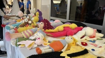 Cezaevindeki h&uuml;k&uuml;ml&uuml; ve tutukluların yaptığı &uuml;r&uuml;nler sergilendi