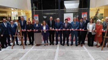 Cezaevindeki kurslara katılan h&uuml;k&uuml;ml&uuml;lerin el emekleri g&ouml;z nurları sergilendi
