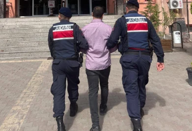 Cezaevinden firar etti; camide uyurken yakalandı