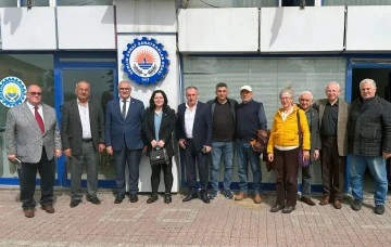 CHP Gemlik &ouml;rg&uuml;t&uuml; ve milletvekili aday adayı &Ouml;zge Demir sahada