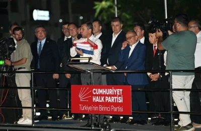 CHP Genel Başkanı &Ouml;zel, Aydın&rsquo;da miting d&uuml;zenledi