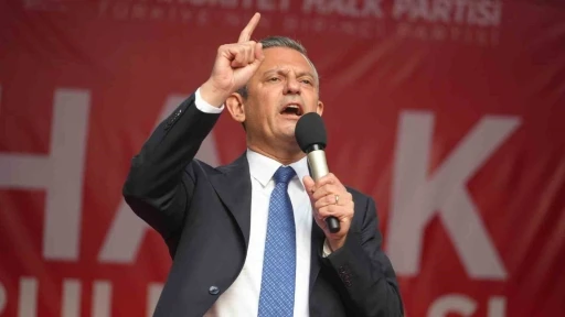 CHP Genel Başkanı &Ouml;zel&rsquo;den, Cumhurbaşkanı Erdoğan&rsquo;a &rsquo;m&uuml;lteci&rsquo; &ccedil;ağrısı
