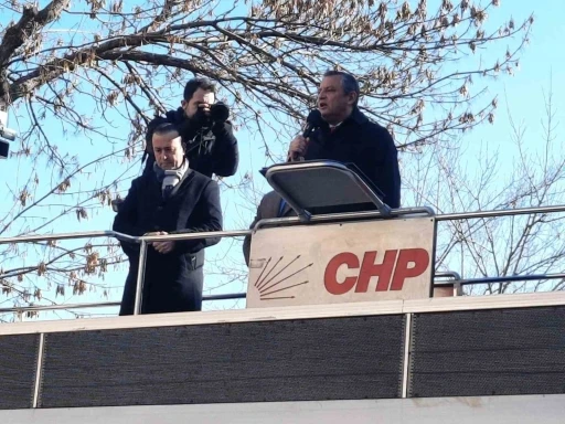 CHP Genel Başkanı &Ouml;zel, Kars&rsquo;ta partisinin il binasının a&ccedil;ılış t&ouml;reninde konuştu:

