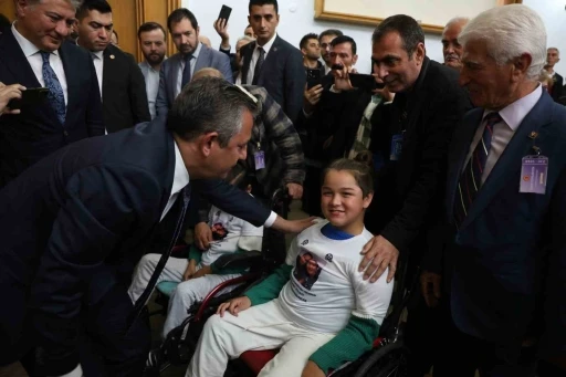 CHP Genel Başkanı &Ouml;zel: "30 bin lira asgari &uuml;creti hep beraber savunalım"
