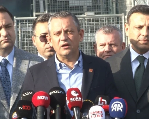 CHP Genel Başkanı &Ouml;zel: "Ahmet &Ouml;zer i&ccedil;in 50 g&uuml;nd&uuml;r iddianame yazamıyorlar&rdquo;