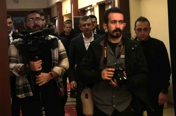 CHP Genel Başkanı &Ouml;zel: "Belediye başkanlarının hi&ccedil;birisi, &lsquo;acaba durumum riskte mi&rsquo; diye d&uuml;ş&uuml;nmesin&rdquo;
