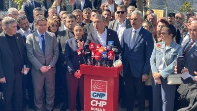 &Ouml;zg&uuml;r &Ouml;zel, Mustafa Bozbey&rsquo;i cezaevinde ziyaret etti