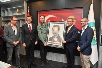 CHP Genel Başkanı &Ouml;zg&uuml;r &Ouml;zel&rsquo;den ilk ziyaret Başkan Zeyrek&rsquo;e
