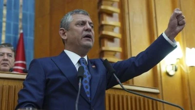 CHP Genel Başkanı &Ouml;zg&uuml;r &Ouml;zel'den motokuryelere destek