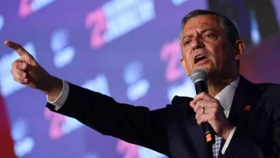 CHP Genel Başkanı &Ouml;zg&uuml;r &Ouml;zel: Geri adım atan namerttir